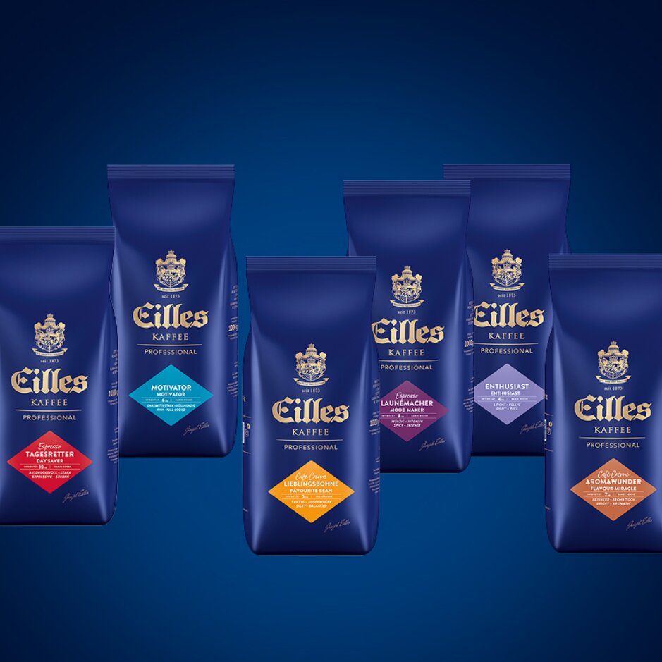 Professionelle Kaffeetüten von Eilles Kaffee in verschiedenen Geschmacksrichtungen auf einem dunkelblauen Hintergrund.