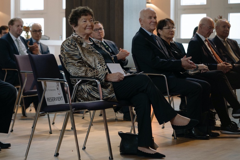 Award ceremony for the 15th Darboven IDEE Sponsorship Prize - Jury patron Schipanski in the audience